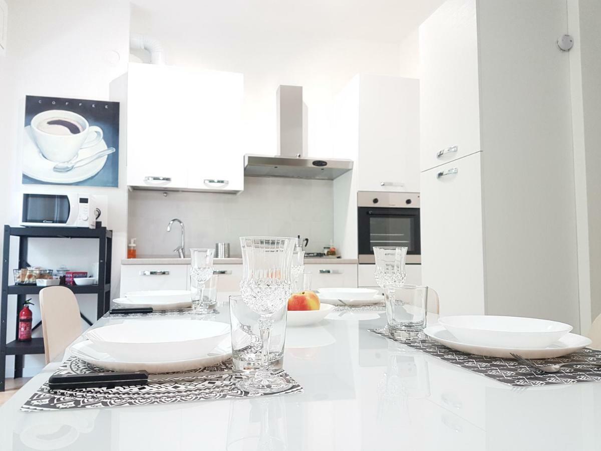 Lab3 City Private Apartment - 2 Bedrooms Pavia Kültér fotó
